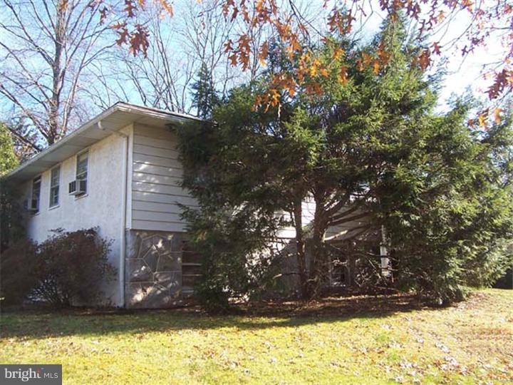 993 East Valley Road Pottstown, PA 19464 - Photo 3 of 16 Gallery Image 3