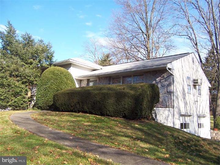 993 East Valley Road Pottstown, PA 19464 - Photo 4 of 16 Gallery Image 4