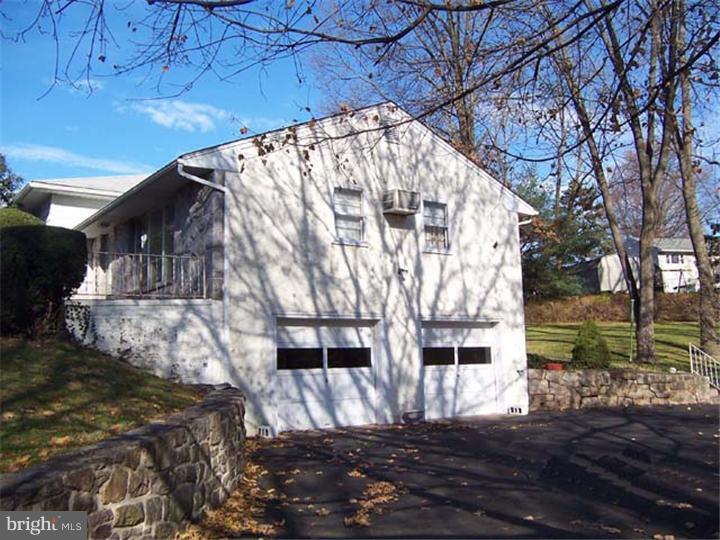 993 East Valley Road Pottstown, PA 19464 - Photo 5 of 16 Gallery Image 5
