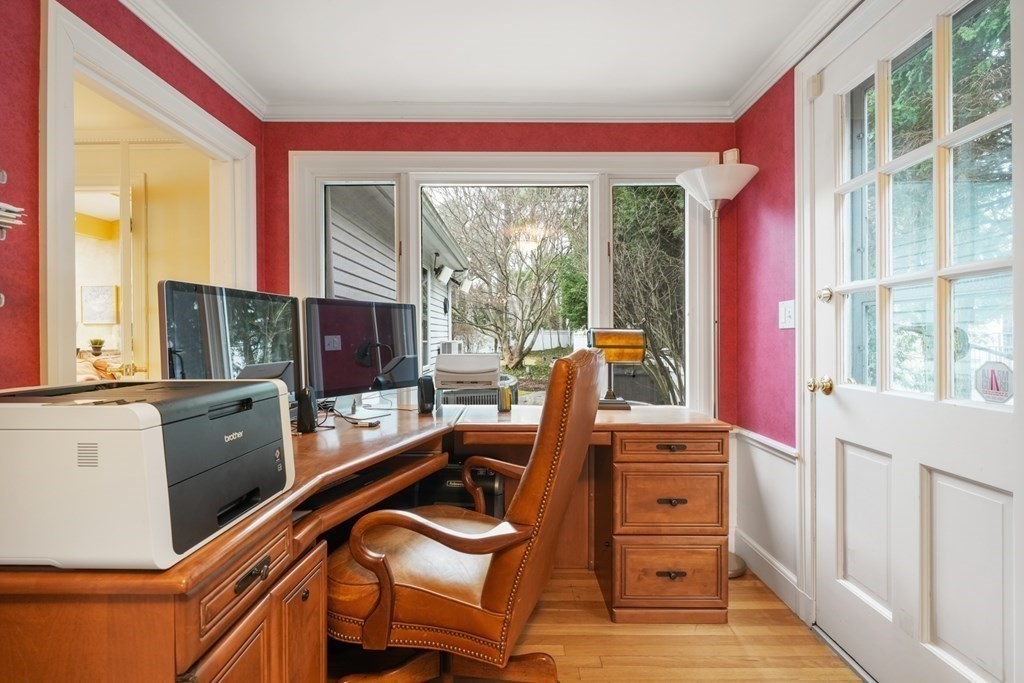 51 Fairlee Road Newton, MA 02468 - Photo 13 of 36