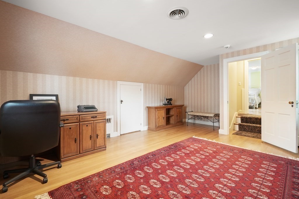 51 Fairlee Road Newton, MA 02468 - Photo 25 of 36