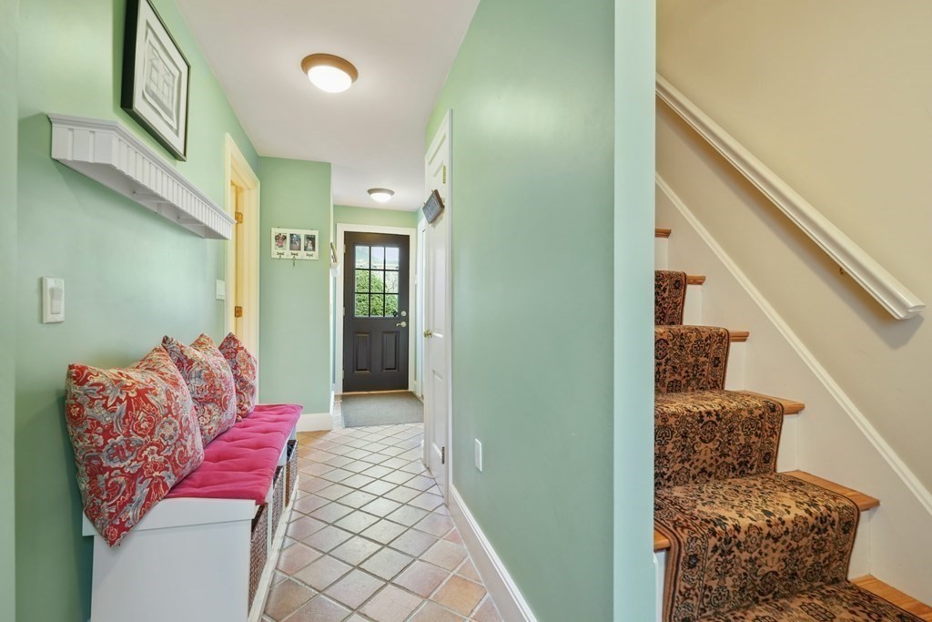 51 Fairlee Road Newton, MA 02468 - Photo 3 of 36