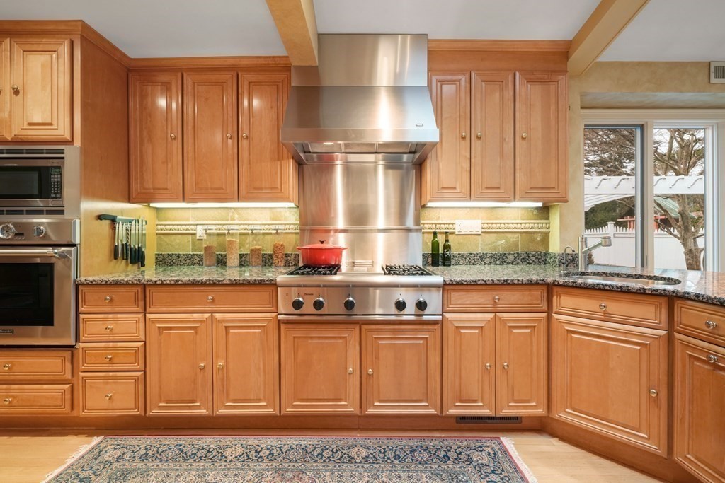 51 Fairlee Road Newton, MA 02468 - Photo 5 of 36