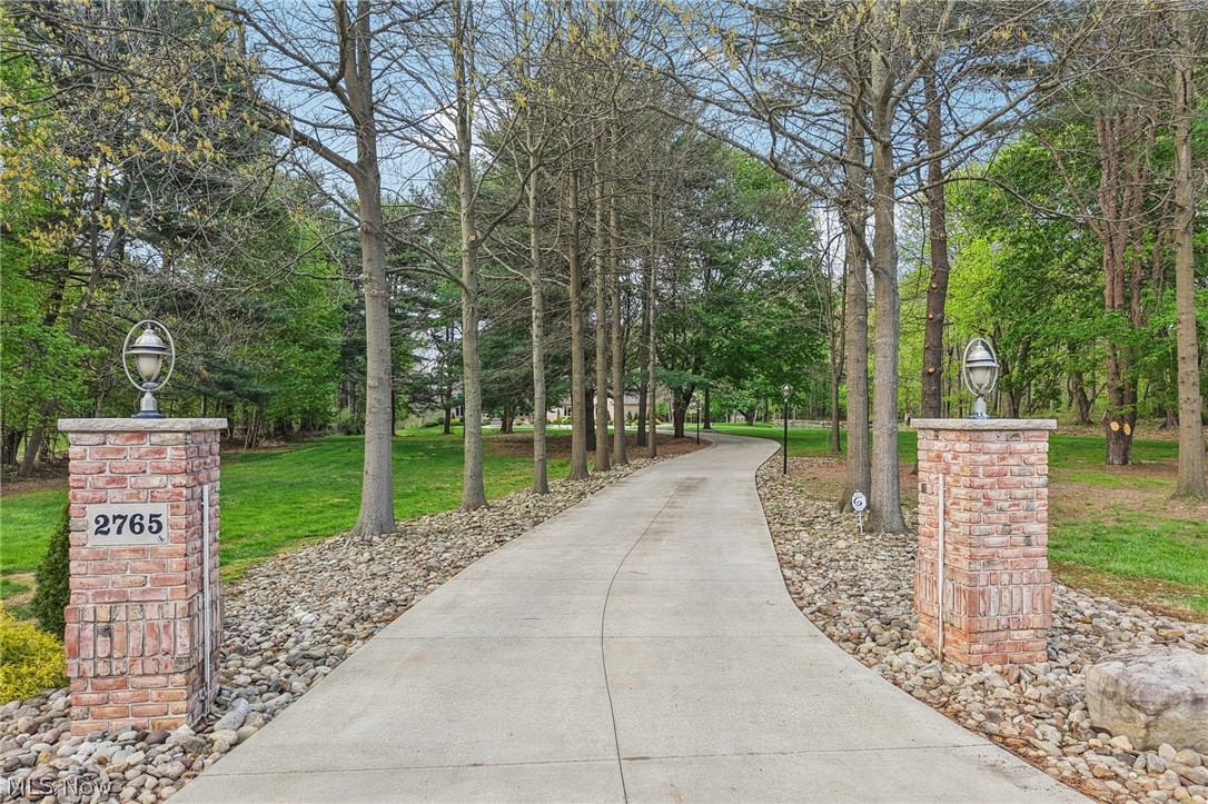 2765 Graybill Road Uniontown, OH 44685 - Photo 4 of 50