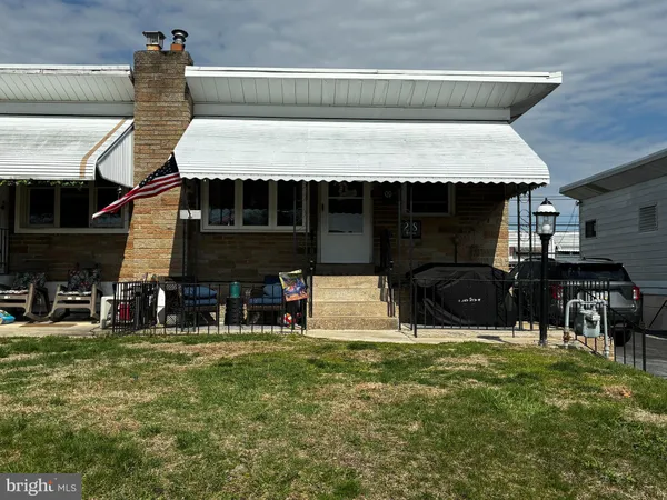 $270,000 | 218 Hoffman Road, Ridley Park, PA 19078