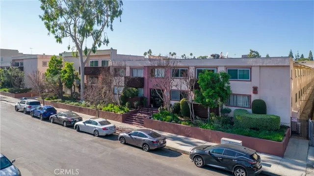 $2,500 | 5403 Newcastle Avenue, Unit 12, Encino, CA 91316