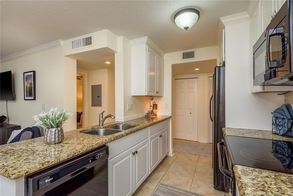 950 Broadway, Unit 103 Dunedin, FL 34698 - Photo 5 of 55