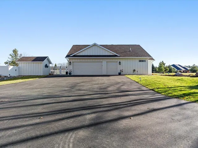$929,900 | 7986 Whitebirch Drive, Breezy Point, MN 56472