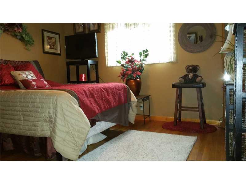 4435 Evergreen Road Summer Hill, PA 15214 - Photo 11 of 22 Master Bedroom. with furniture. lots of space for furniture