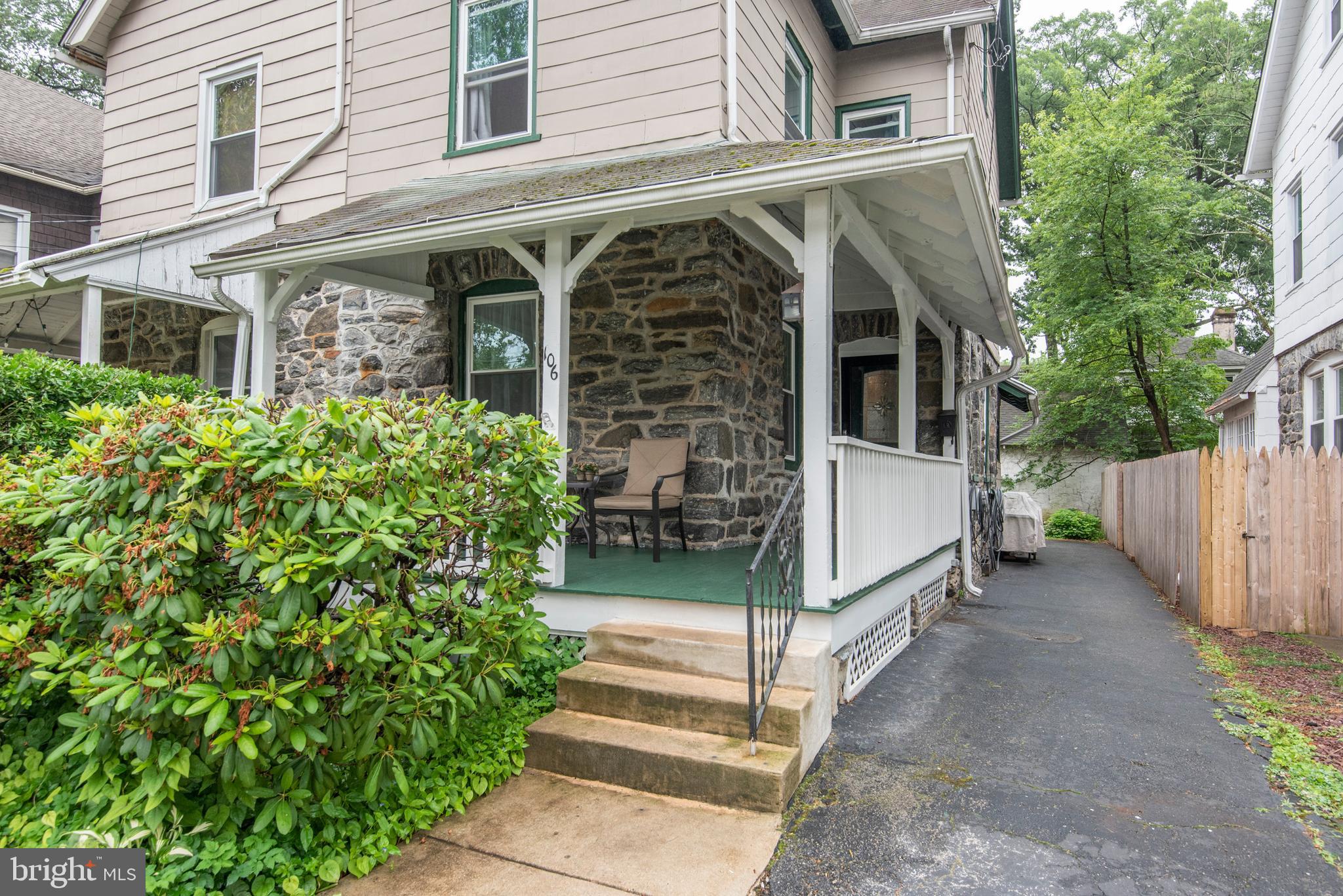 Lovely twin in charming Narberth