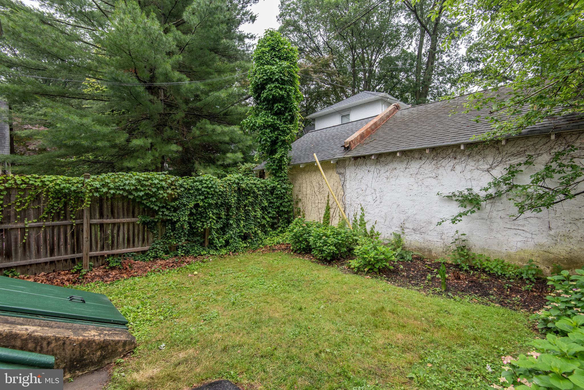 106 Merion Avenue Narberth, PA 19072 - Photo 30 of 34 Room for a lovely garden