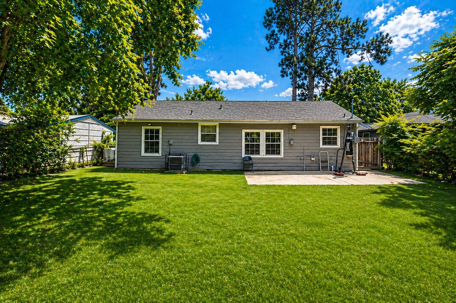 6519 Beekman Road Houston, TX 77021 - Photo 8 of 8 Spacious backyard perfect for summer