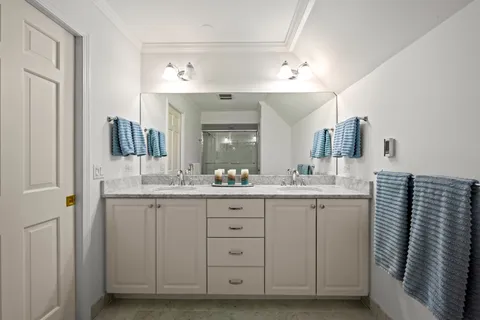 $1,695,000 | 150 North Suffolk Lane, Lake Forest, IL 60045