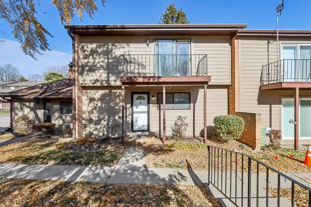 $224,998 | 75 Mineola Road, Unit 75, Fox Lake, IL 60020