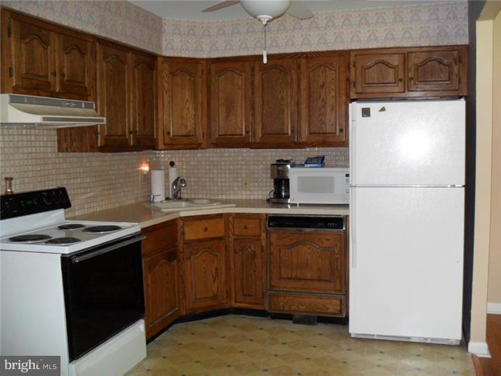 2722 Line Lexington Road Hatfield, PA 19440 - Photo 11 of 20 Kitchen