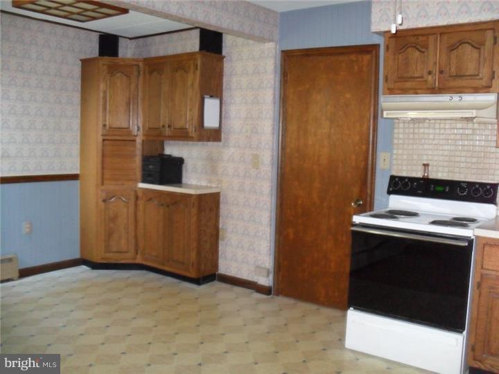 2722 Line Lexington Road Hatfield, PA 19440 - Photo 12 of 20 Kitchen