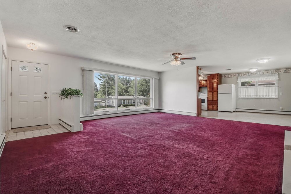 924 Superior Street Spooner, WI 54801 - Photo 17 of 39 Amazing space for entertaining.
Approx. 23'11" x 19'4"