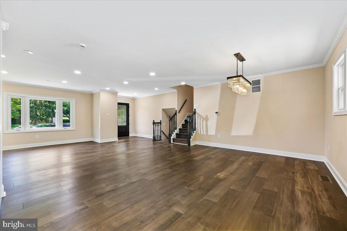 24321 Log House Road Gaithersburg, MD 20882 - Photo 14 of 36 Dining Room