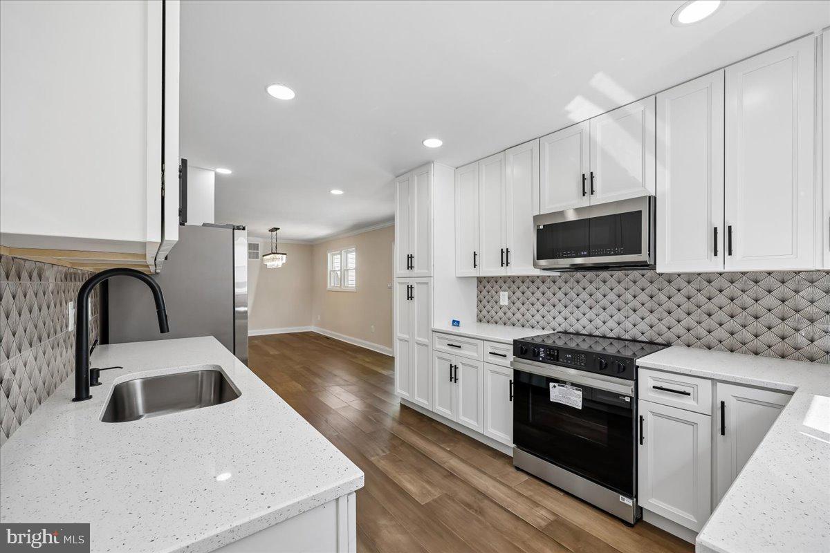 24321 Log House Road Gaithersburg, MD 20882 - Photo 20 of 36 Kitchen