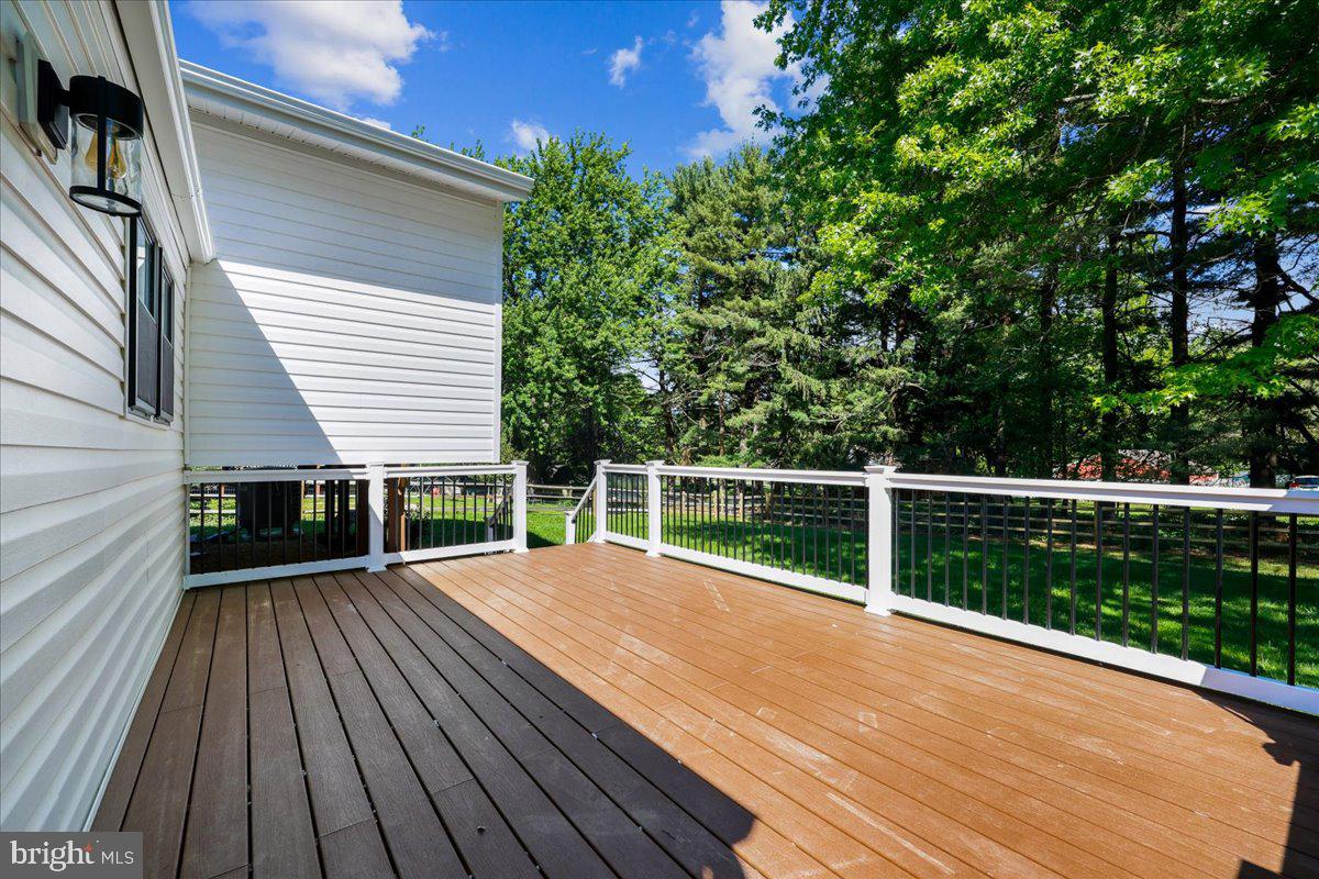 24321 Log House Road Gaithersburg, MD 20882 - Photo 7 of 36 Large Deck
