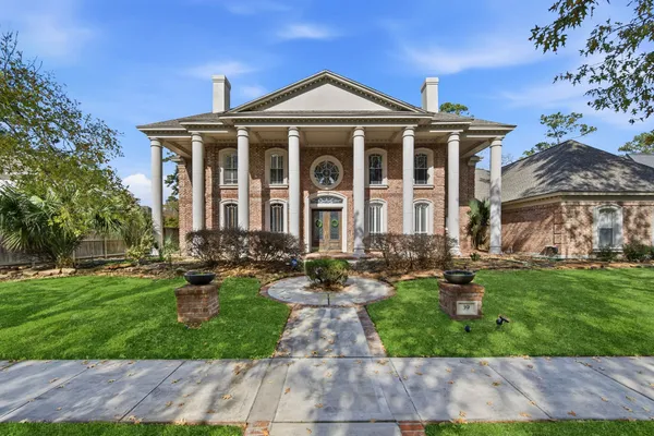 $1,277,000 | 39 Forest Green Trail, Kingwood, TX 77339