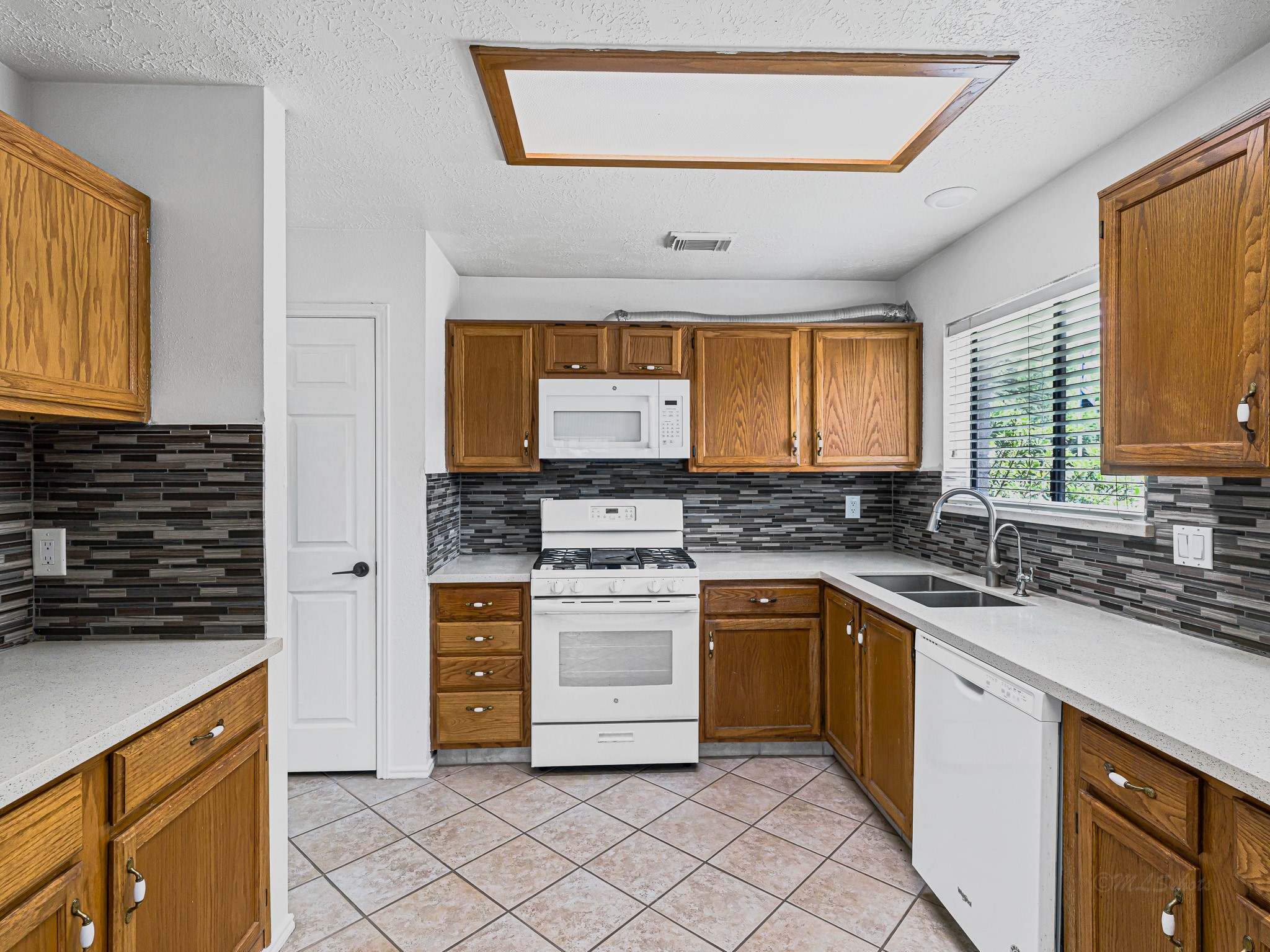 10407 Linecamp Drive Houston, TX 77064 - Photo 10 of 34