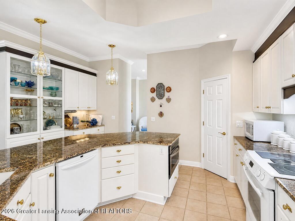 404 West Spring Meadows Lane Dewitt, MI 48820 - Photo 21 of 44 Final-16-processed