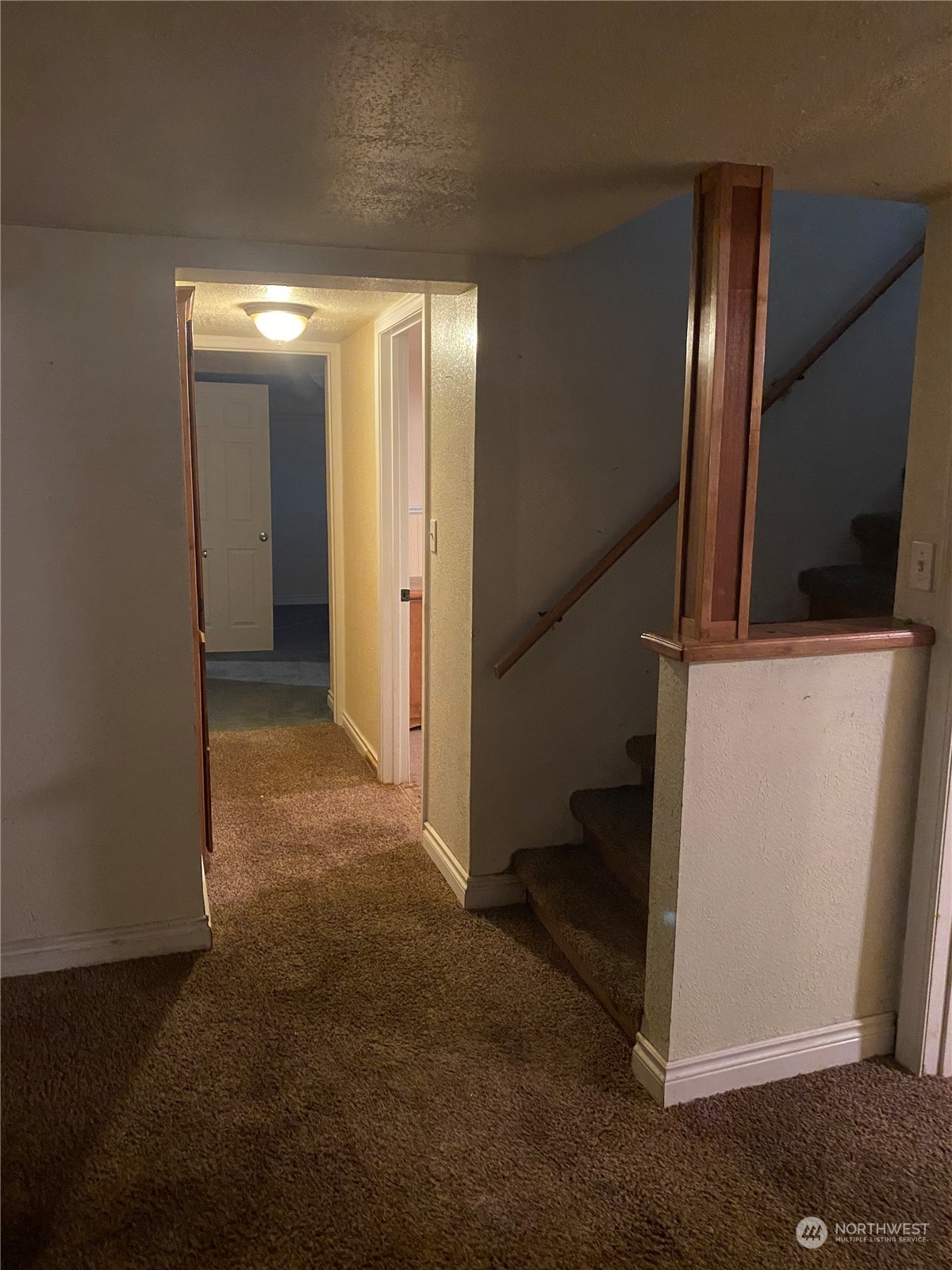 4008 North Marguerite Road Spokane, WA 99212 - Photo 23 of 40 a view of hallway