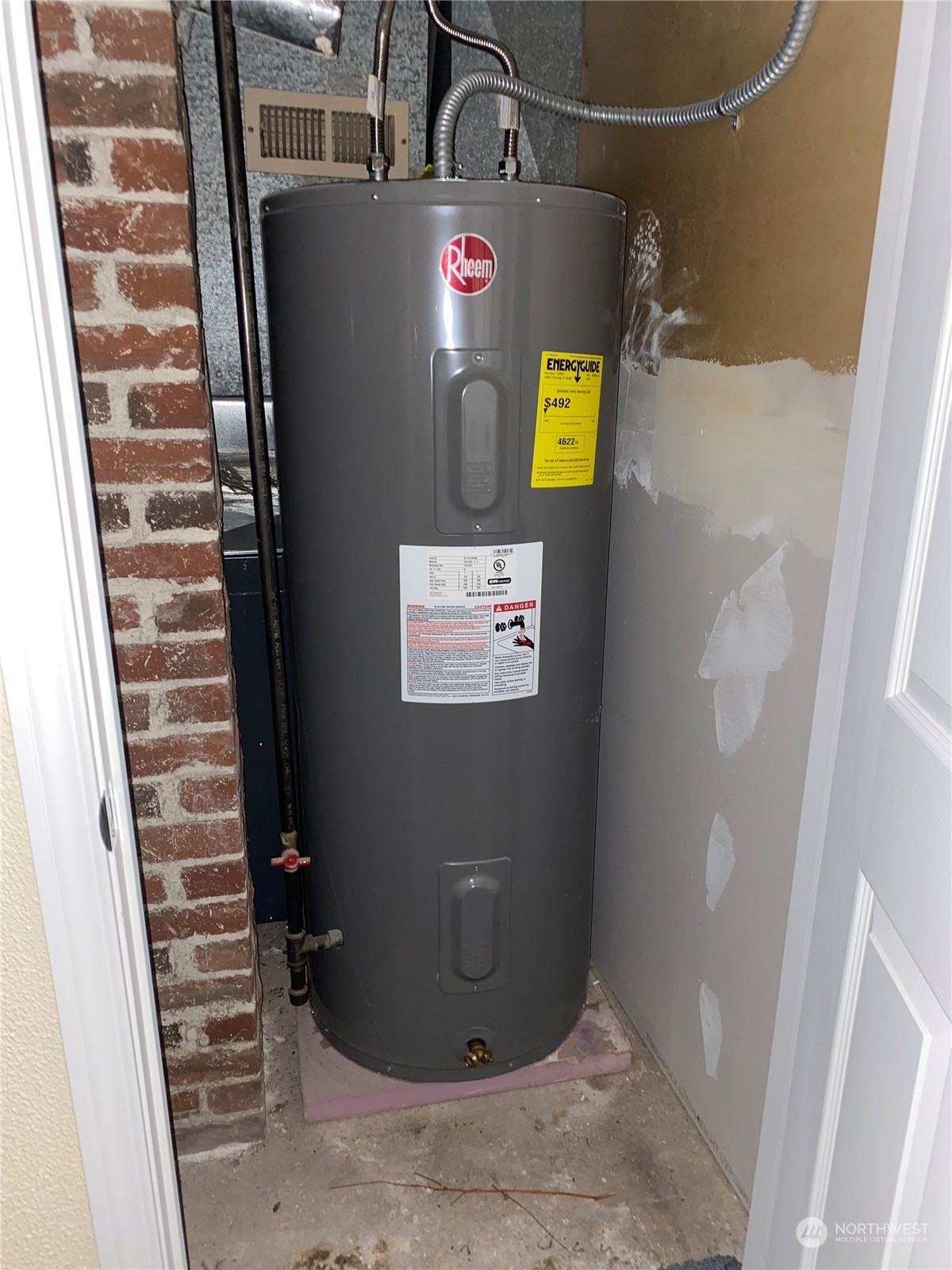 4008 North Marguerite Road Spokane, WA 99212 - Photo 29 of 40 a view of water heater room