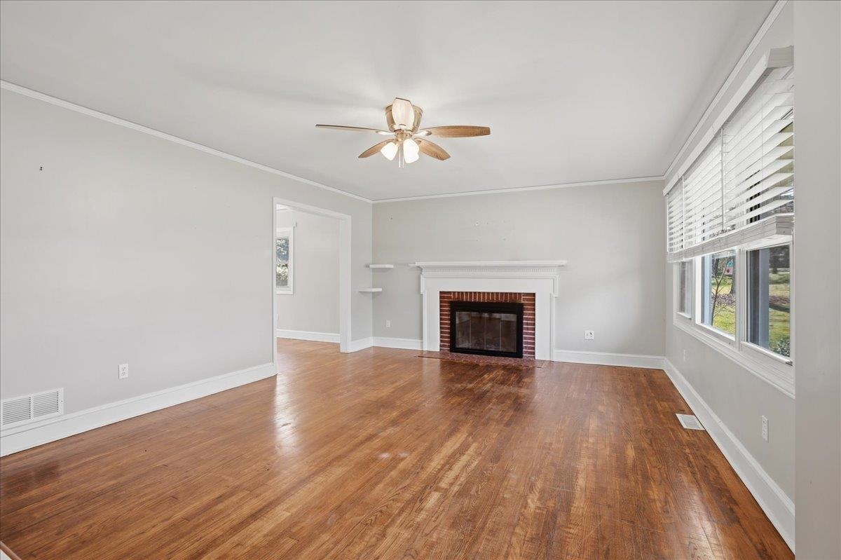 11 Spring Valley Road Greenville, SC 29615 - Photo 4 of 27 Gallery Image 4