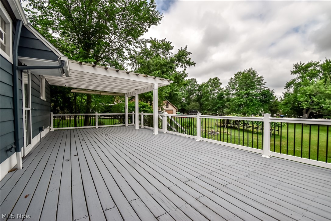 339 East Sprague Road Seven Hills, OH 44131 - Photo 10 of 45