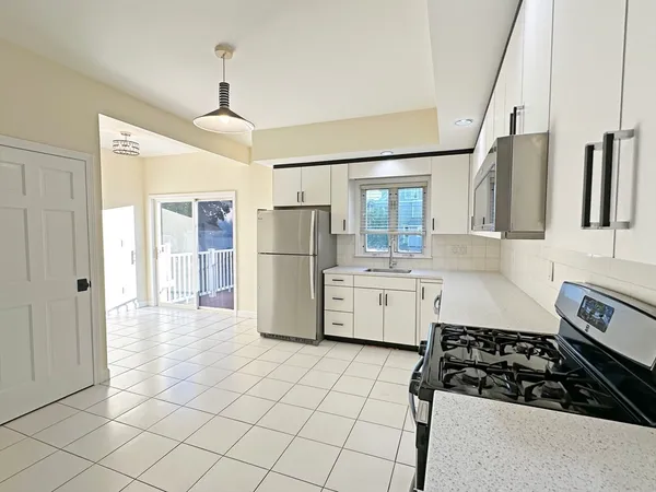 $4,200 | 47 Eddy Street, Newton, MA 02465