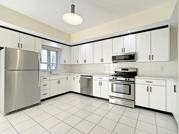 $4,200 | 47 Eddy Street, Newton, MA 02465