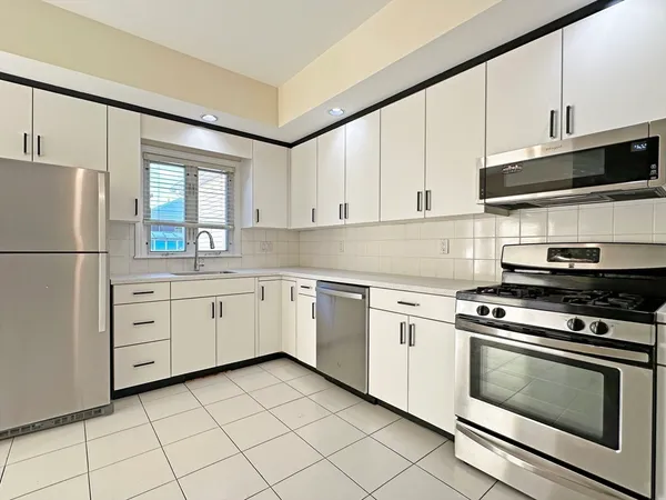 $4,200 | 47 Eddy Street, Newton, MA 02465