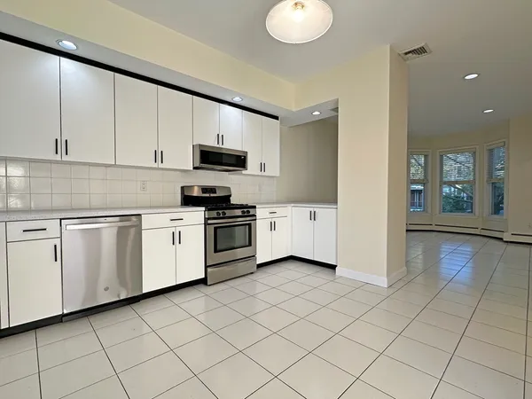 $4,200 | 47 Eddy Street, Newton, MA 02465