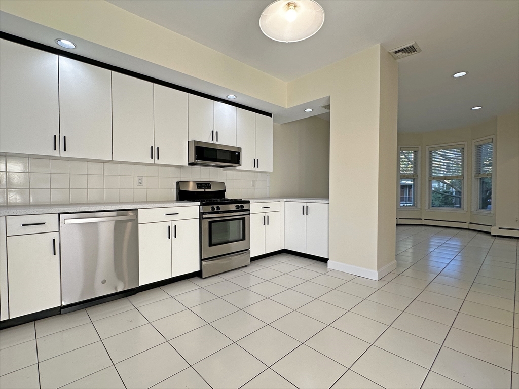 47 Eddy Street Newton, MA 02465 - Photo 7 of 17