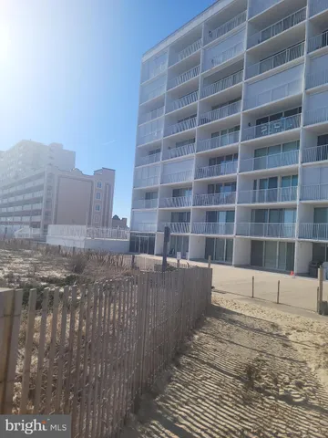 a view of terrace with sky view