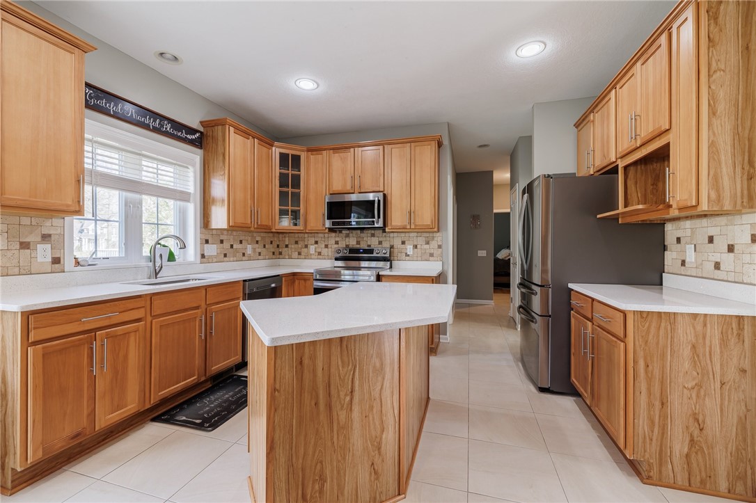 899 Lothario Circle Webster, NY 14580 - Photo 12 of 36