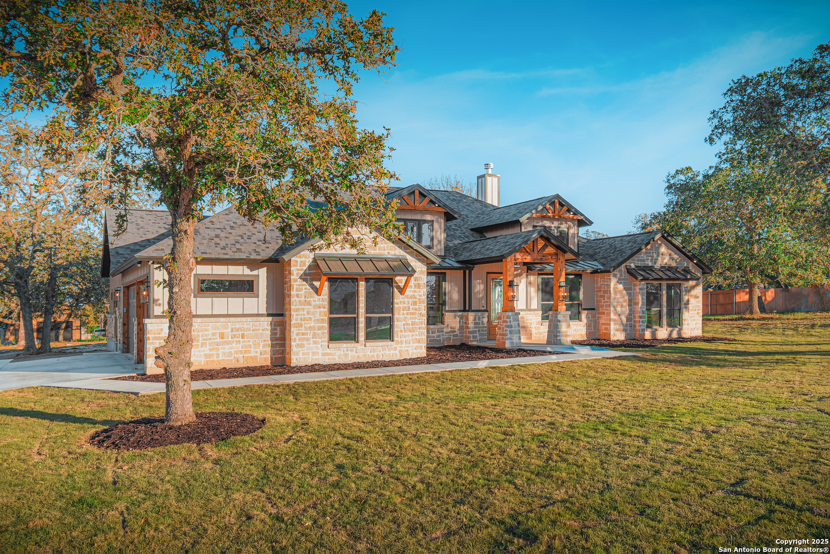 129 Hondo Ridge La Vernia, TX 78121 - Photo 3 of 31