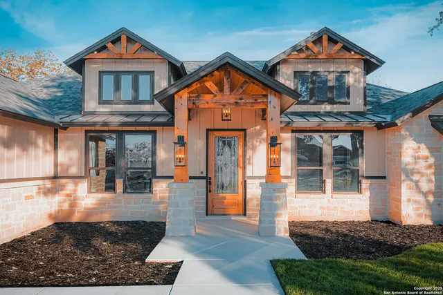 $759,900 | 129 Hondo Ridge, La Vernia, TX 78121