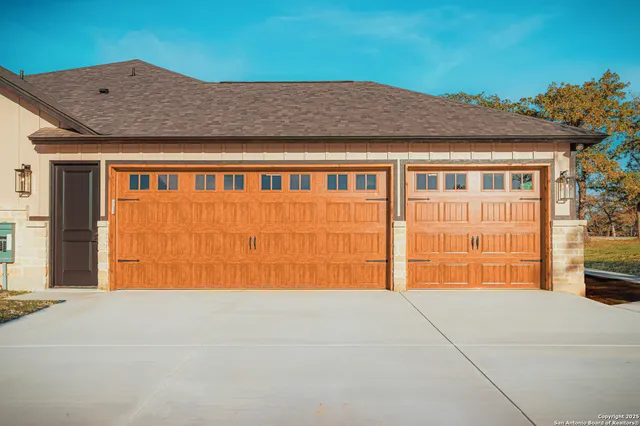 $759,900 | 129 Hondo Ridge, La Vernia, TX 78121