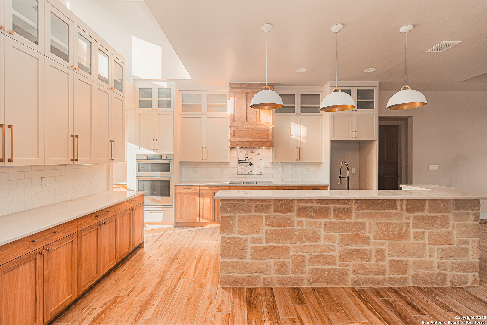 129 Hondo Ridge La Vernia, TX 78121 - Photo 10 of 31