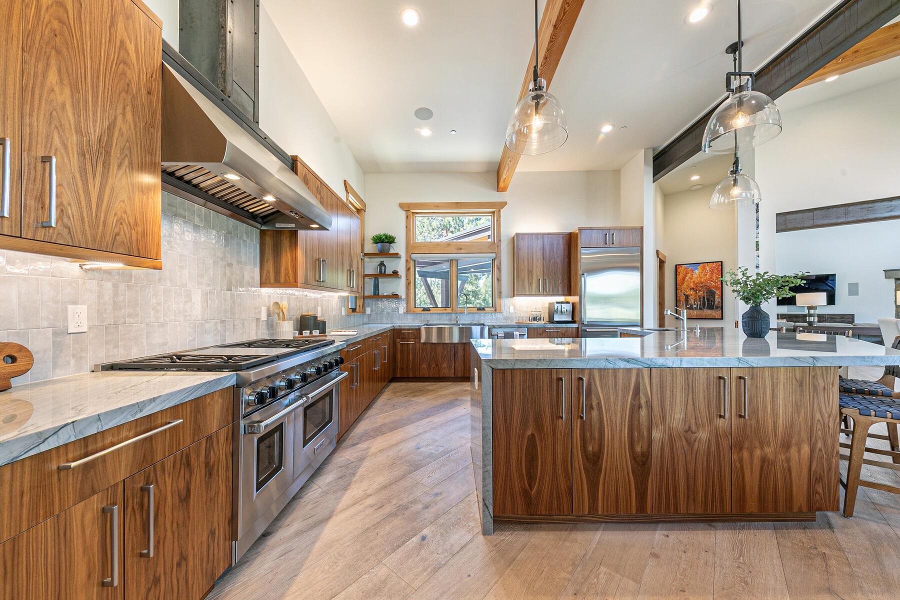 11627 Henness Road Truckee, CA 96161 - Photo 9 of 28 Gallery Image 9