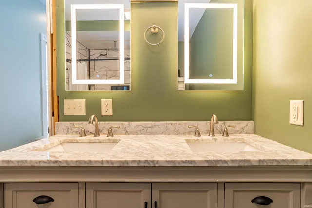 $329,000 | 1110 West 6th Street, Bloomington, IN 47404