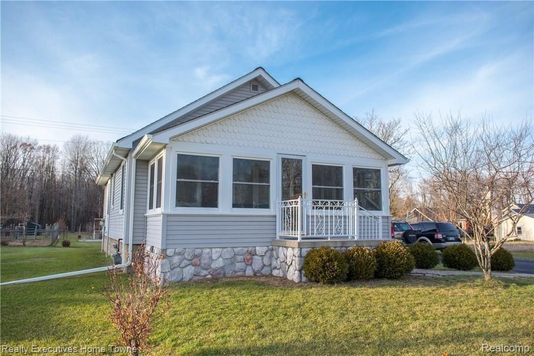 4725 Brott Road North Street, MI 48049 - Photo 1 of 37 Becky Ludy-4725 Brott-0004.jpg
