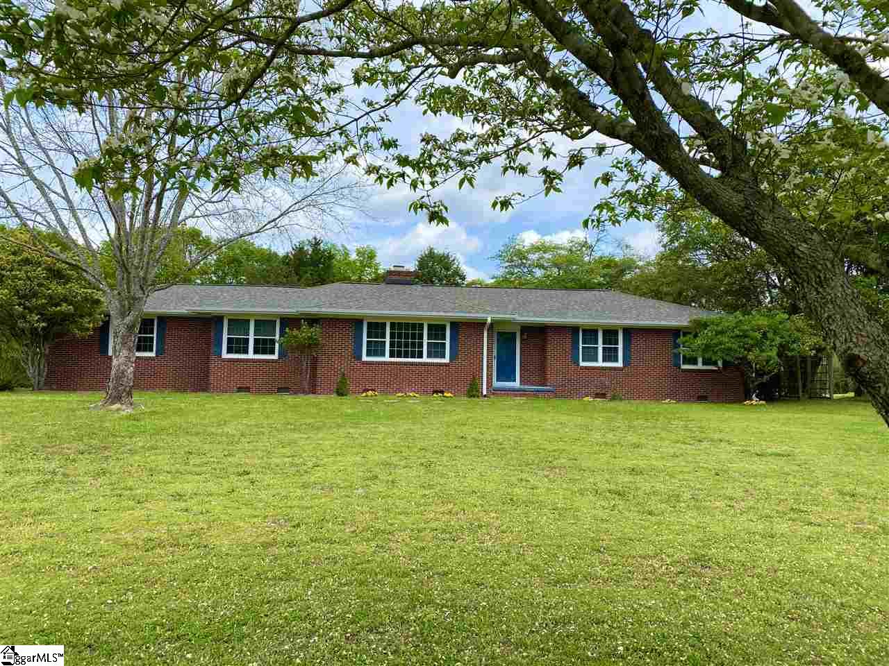 1725 Crawford Road Gray Court, SC 29645 - Photo 1 of 36