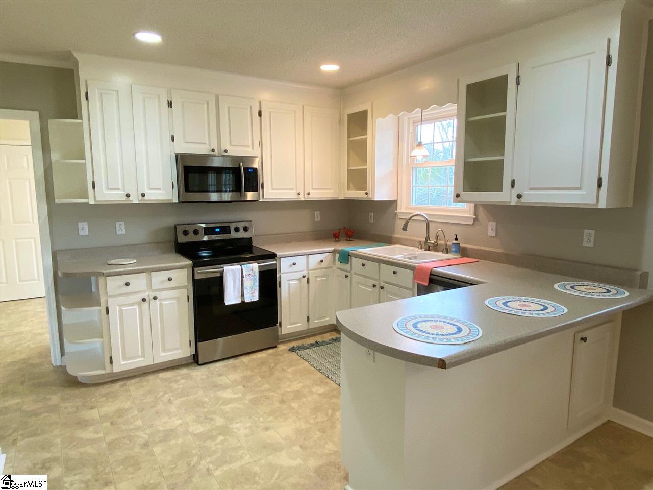 1725 Crawford Road Gray Court, SC 29645 - Photo 11 of 36