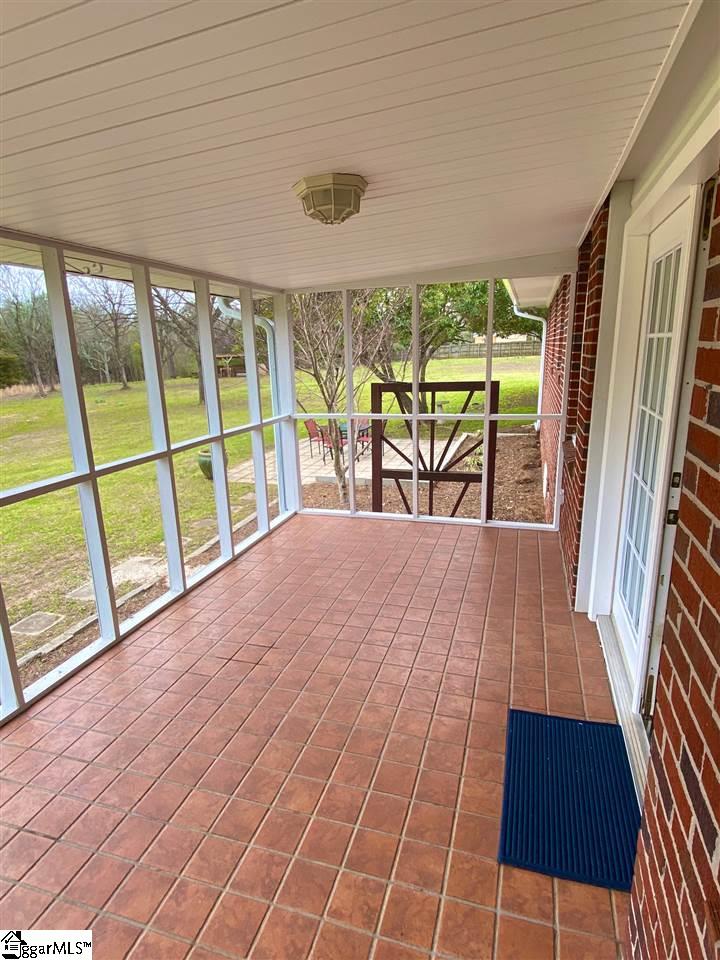 1725 Crawford Road Gray Court, SC 29645 - Photo 27 of 36