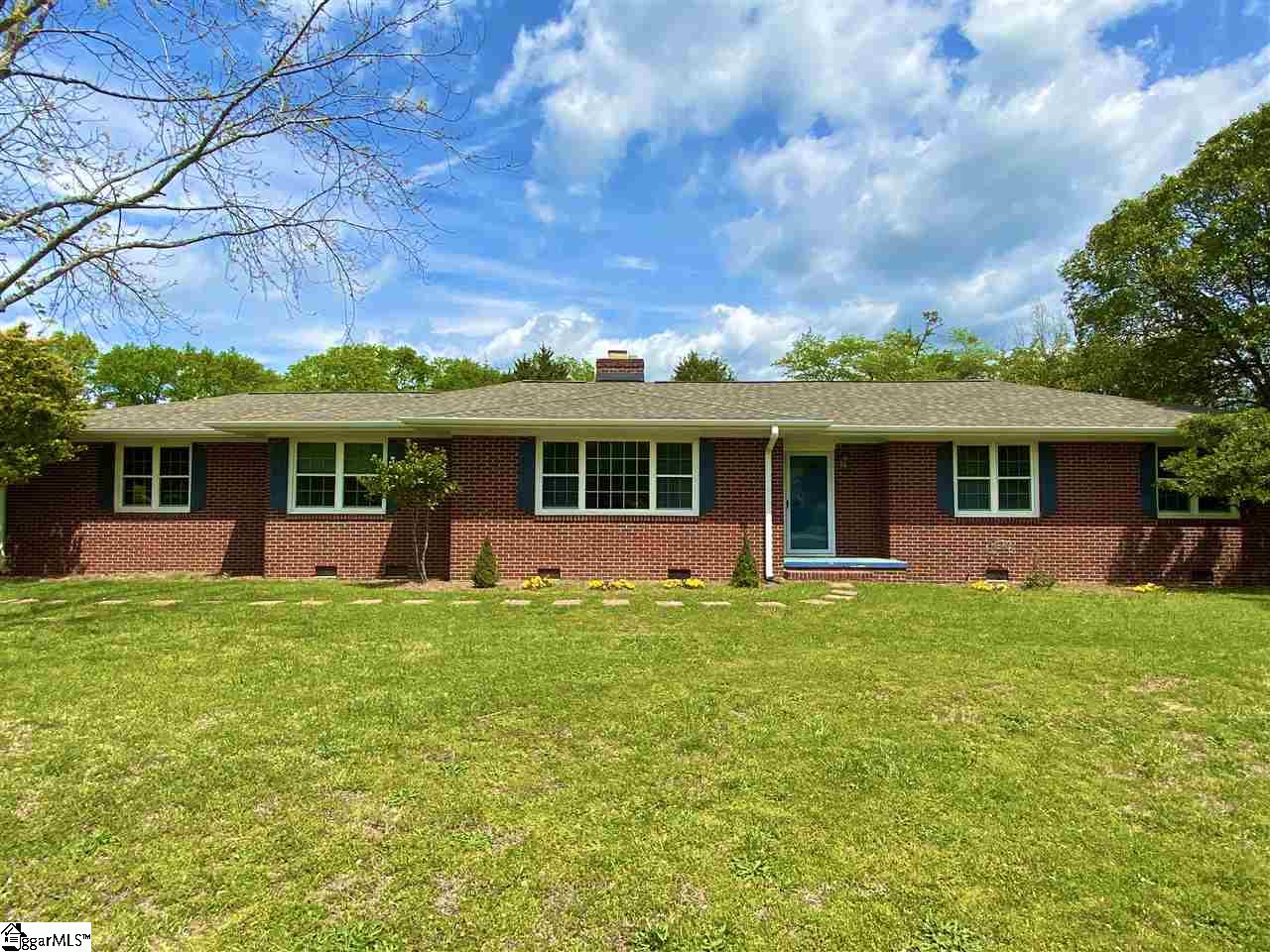 1725 Crawford Road Gray Court, SC 29645 - Photo 4 of 36
