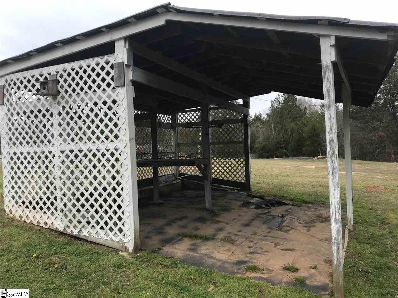 1725 Crawford Road Gray Court, SC 29645 - Photo 31 of 36